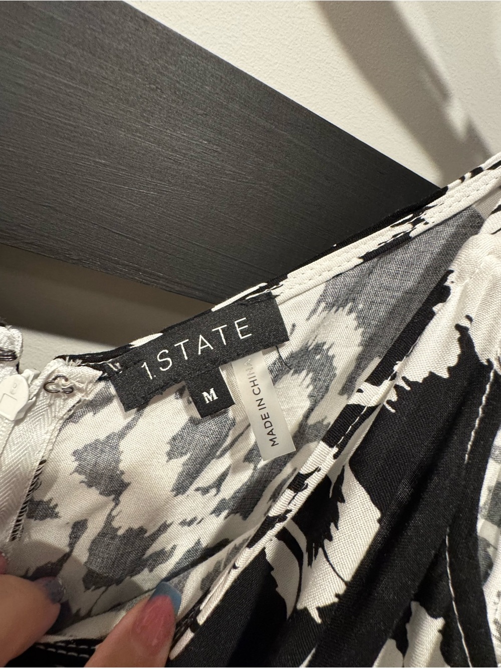 1 STATE Black & White Abstract tapered leg jumpsuit. - Picture 5 of 15